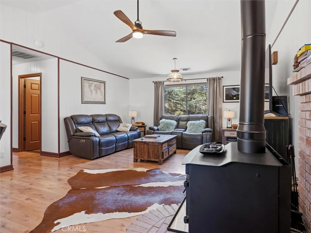 43710 Hilltop Ahwahnee, CA 93601
