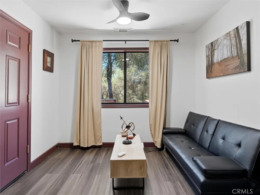 43710 Hilltop Ahwahnee, CA 93601