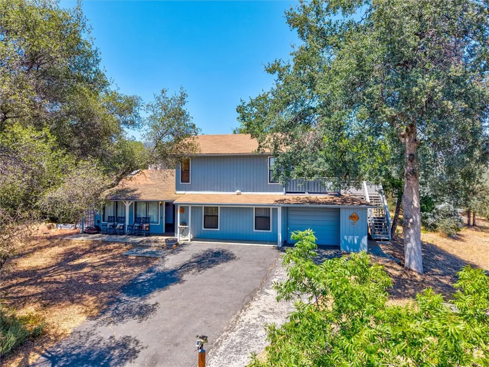 43710 Hilltop Ahwahnee, CA 93601
