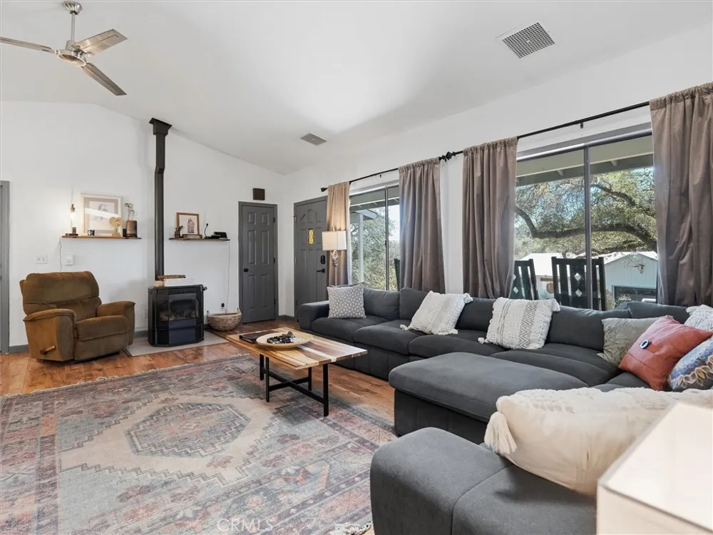 43710 Hilltop Ahwahnee, CA 93601