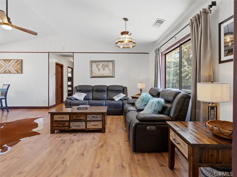 43710 Hilltop Ahwahnee, CA 93601