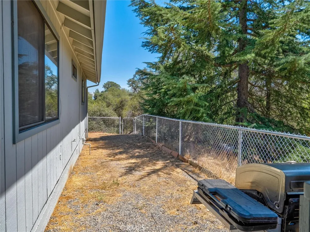 43710 Hilltop Ahwahnee, CA 93601
