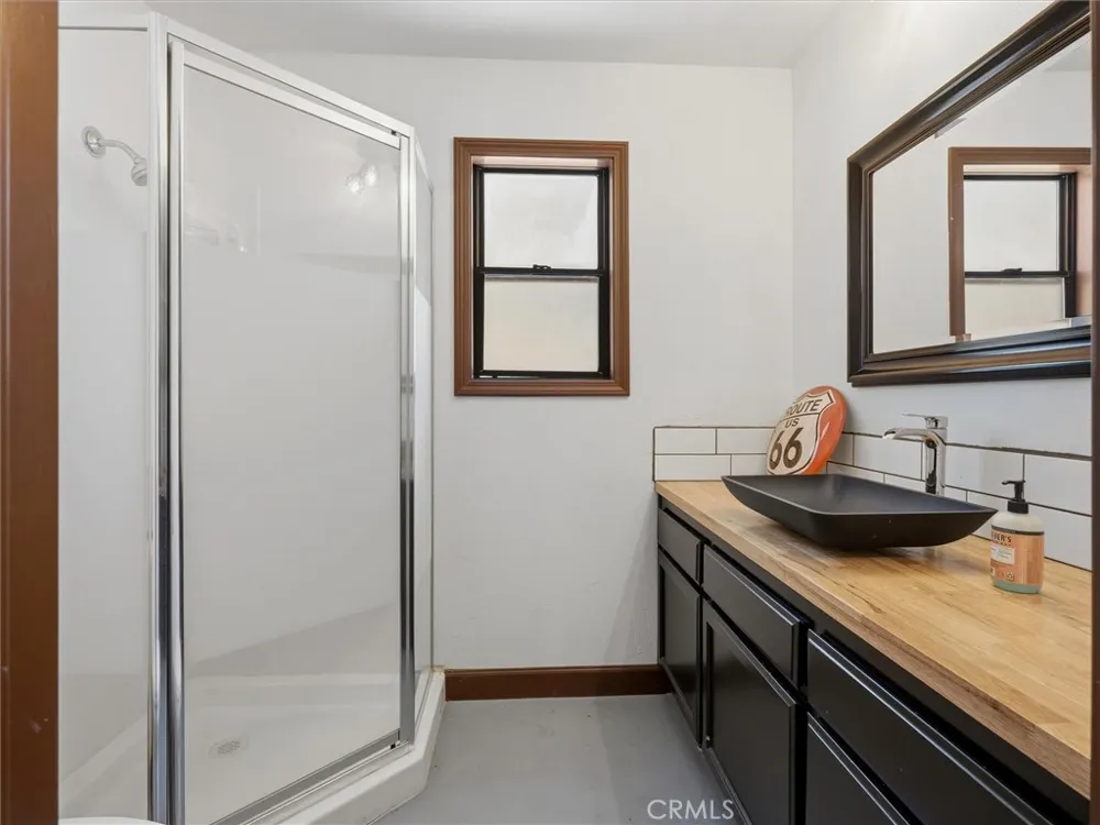 43710 Hilltop Ahwahnee, CA 93601
