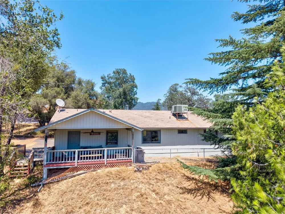 43710 Hilltop Ahwahnee, CA 93601