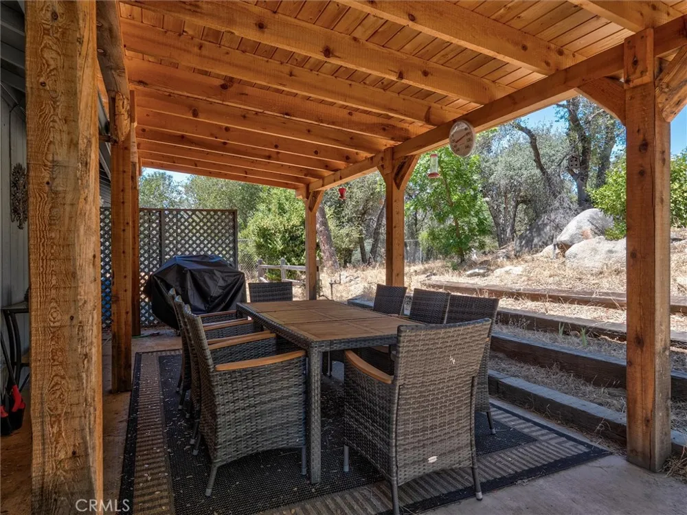 43710 Hilltop Ahwahnee, CA 93601