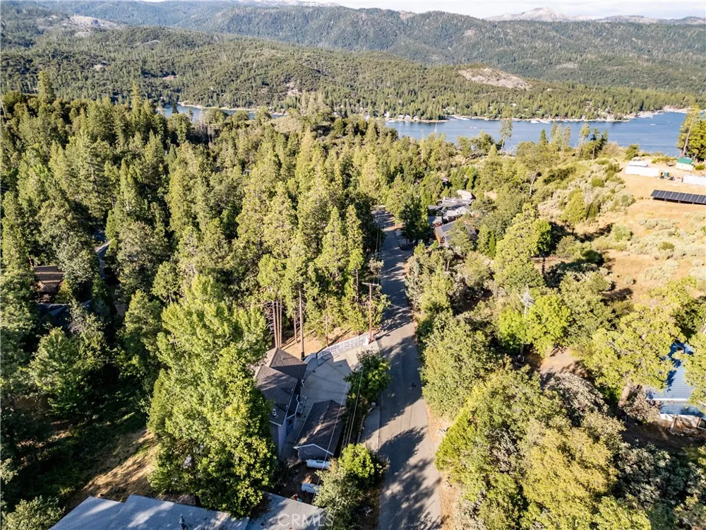 39314 Manzanita Oakhurst, CA 93644