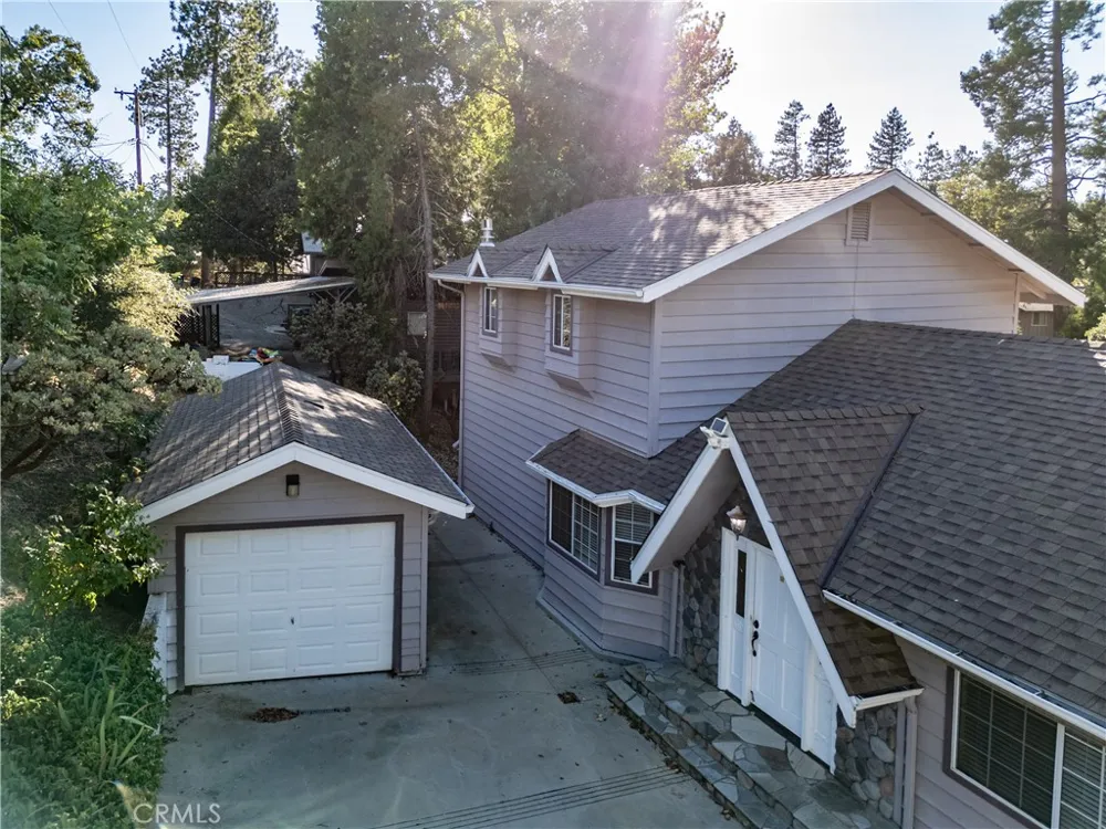 39314 Manzanita Oakhurst, CA 93644