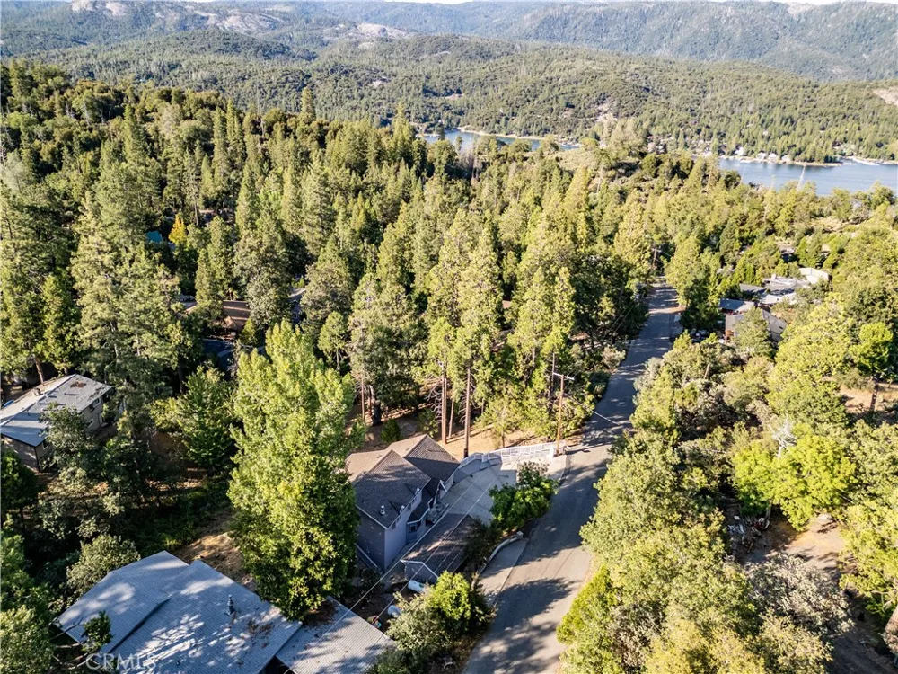 39314 Manzanita Oakhurst, CA 93644