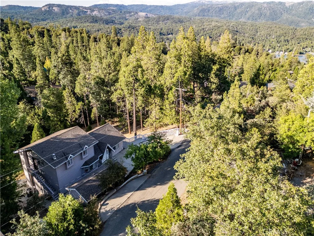 39314 Manzanita Oakhurst, CA 93644