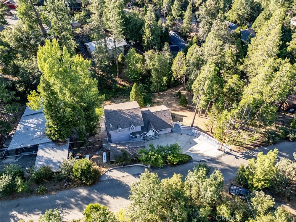 39314 Manzanita Oakhurst, CA 93644