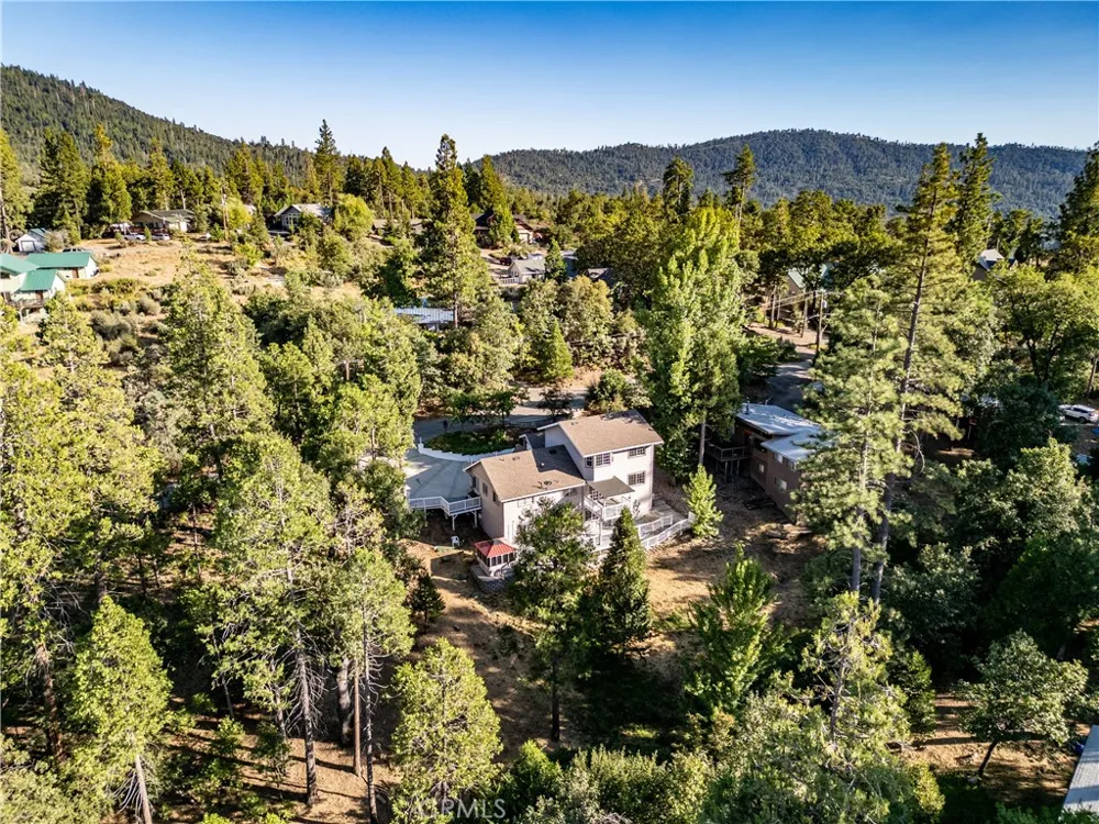 39314 Manzanita Oakhurst, CA 93644