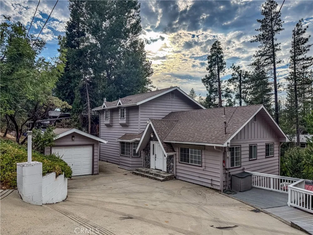 39314 Manzanita Oakhurst, CA 93644