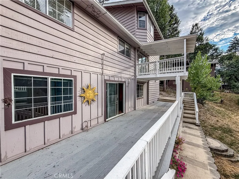 39314 Manzanita Oakhurst, CA 93644