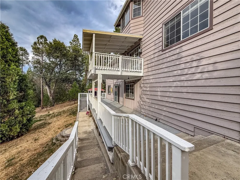 39314 Manzanita Oakhurst, CA 93644