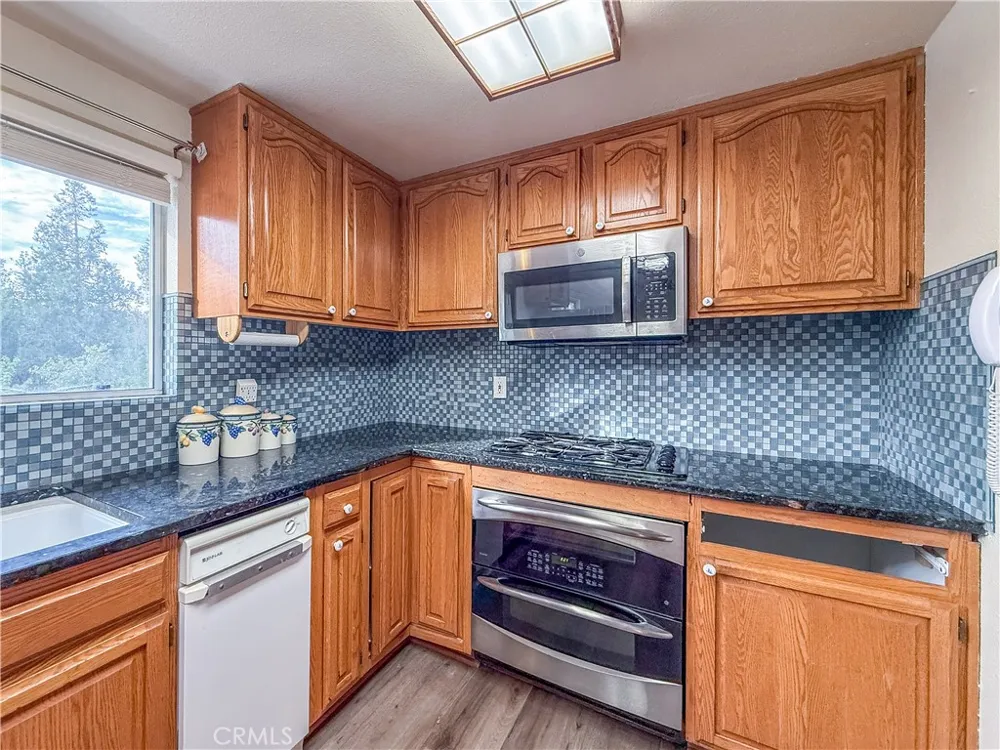 39314 Manzanita Oakhurst, CA 93644