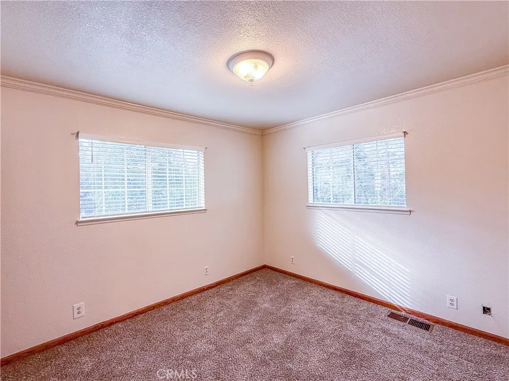 39314 Manzanita Oakhurst, CA 93644