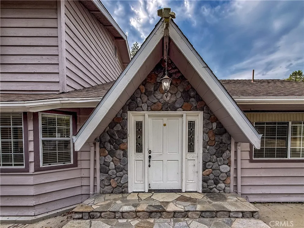 39314 Manzanita Oakhurst, CA 93644