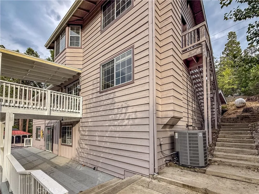 39314 Manzanita Oakhurst, CA 93644