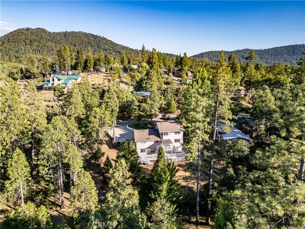 39314 Manzanita Oakhurst, CA 93644
