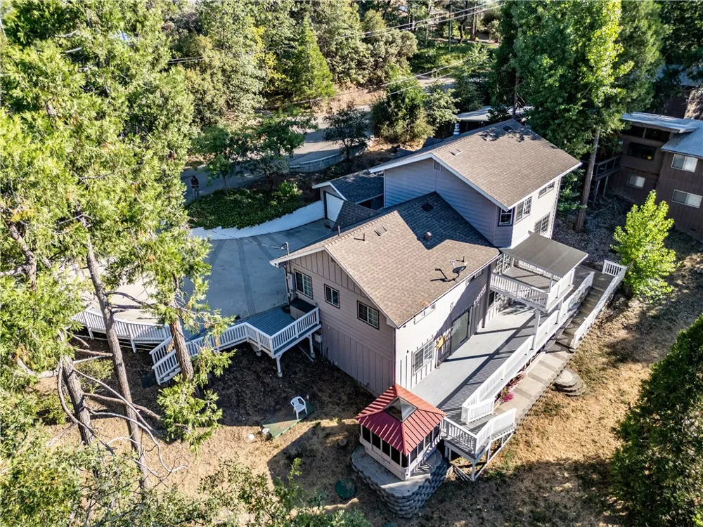 39314 Manzanita Oakhurst, CA 93644