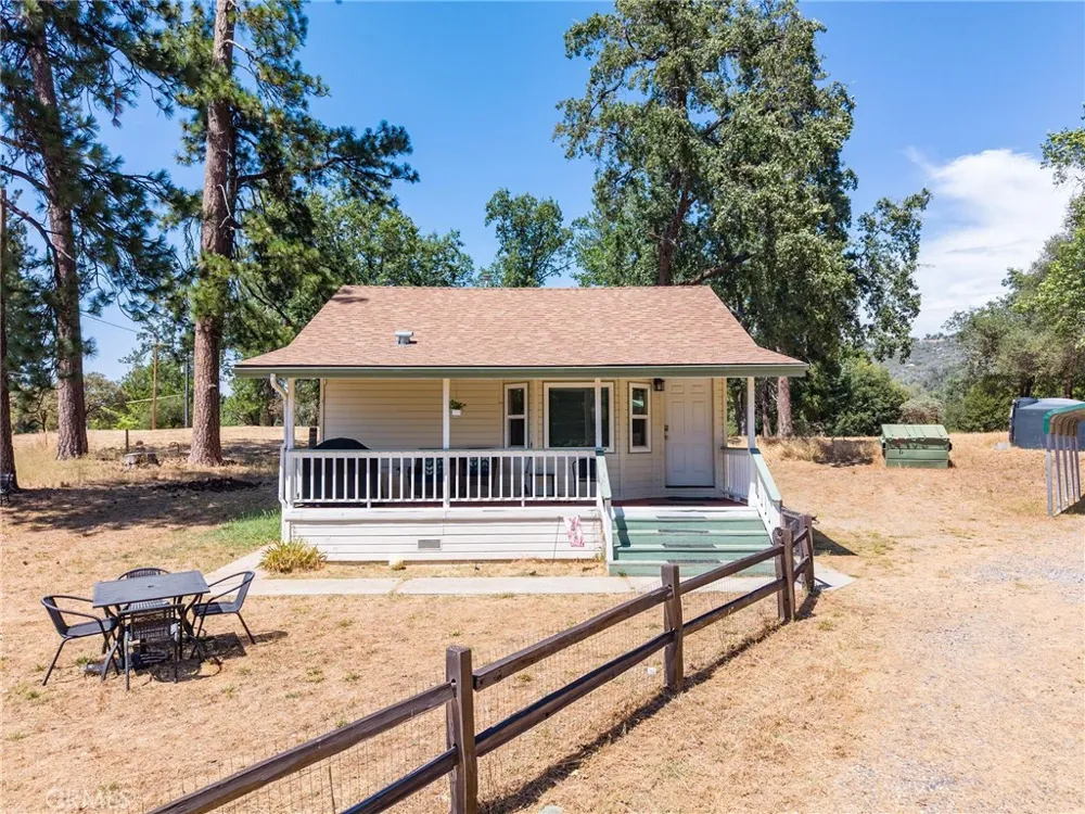 38209 Wortham Road Oakhurst, CA 93644