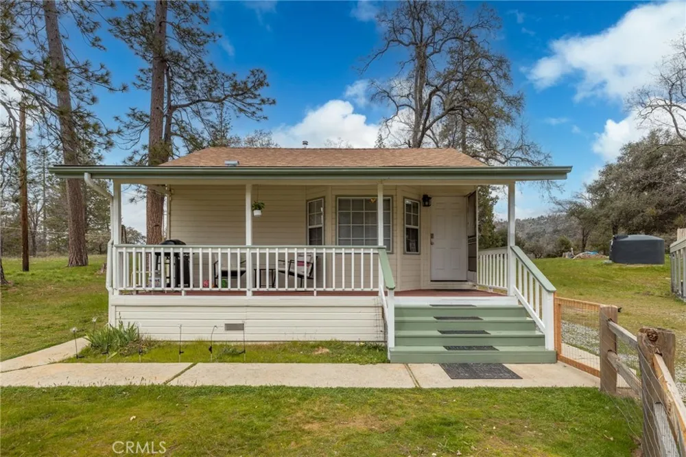 38209 Wortham Road Oakhurst, CA 93644