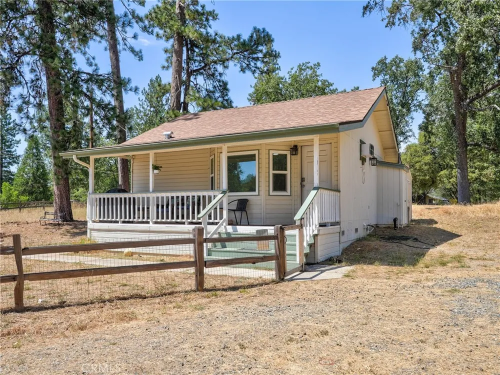 38209 Wortham Road Oakhurst, CA 93644