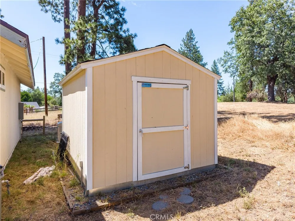 38209 Wortham Road Oakhurst, CA 93644
