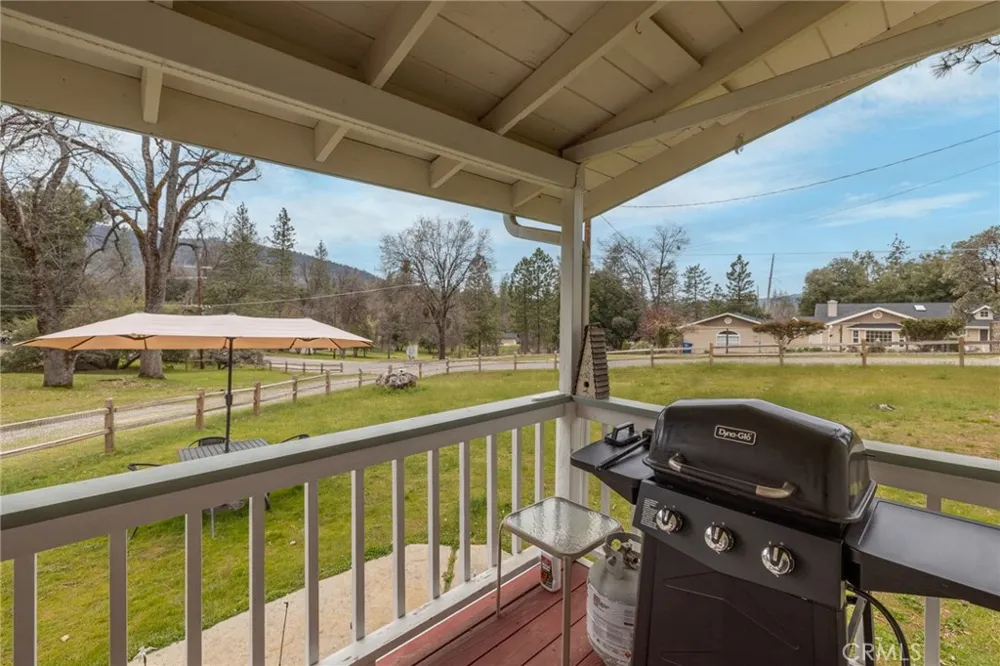 38209 Wortham Road Oakhurst, CA 93644