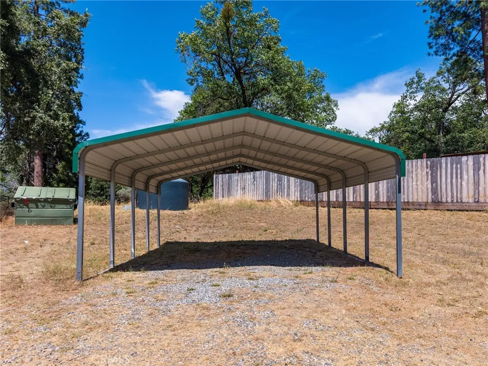 38209 Wortham Road Oakhurst, CA 93644