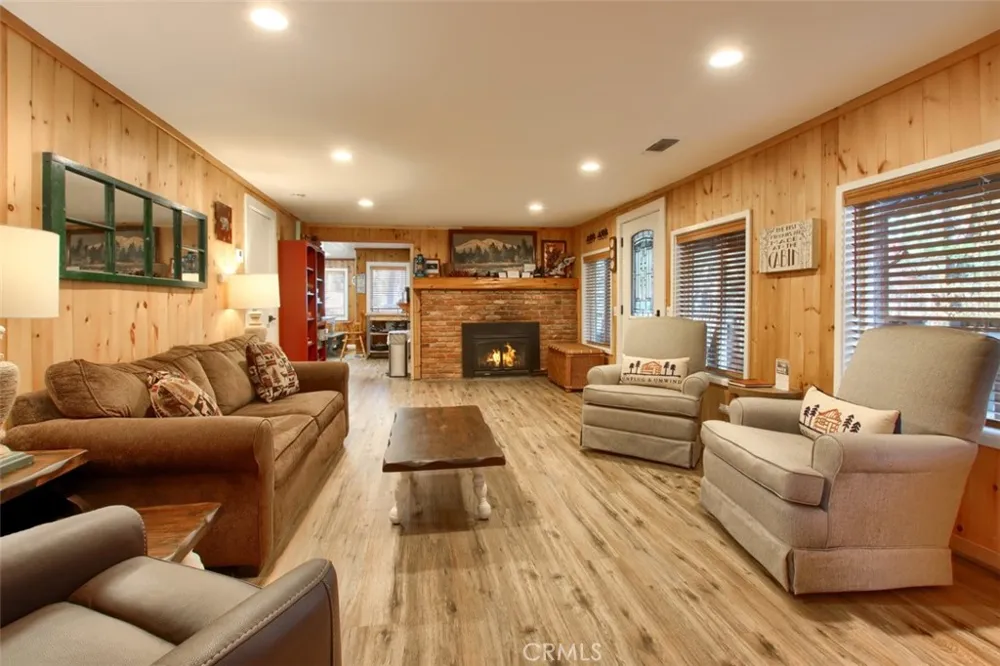 2629 Mariposa Wawona, CA 95389