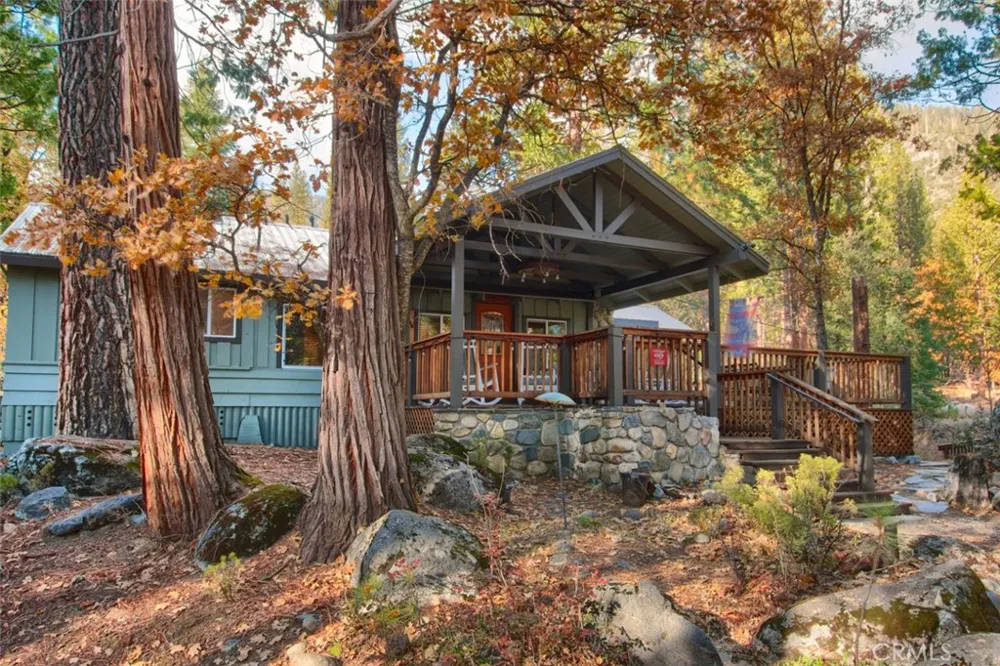 2629 Mariposa Wawona, CA 95389
