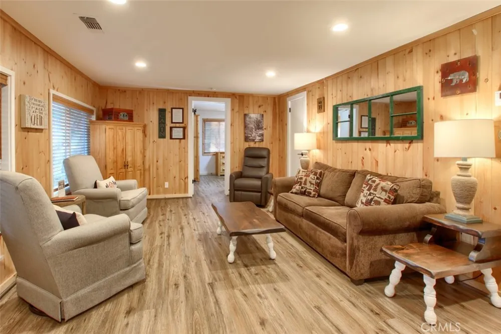 2629 Mariposa Wawona, CA 95389
