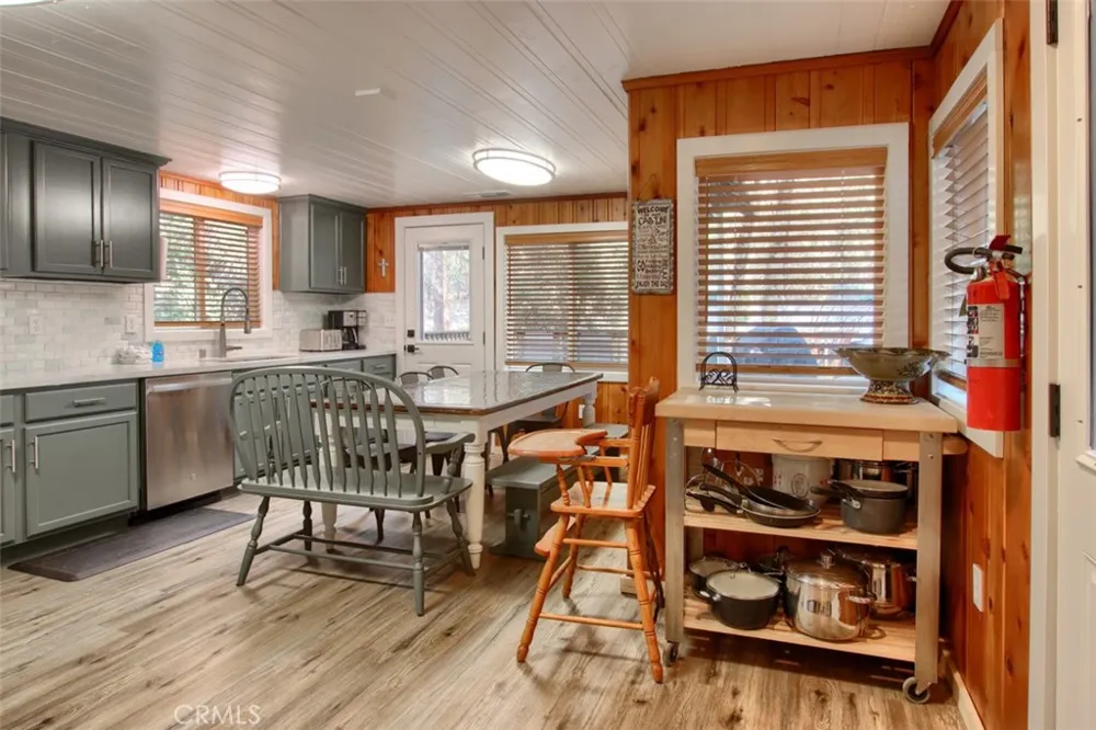 2629 Mariposa Wawona, CA 95389