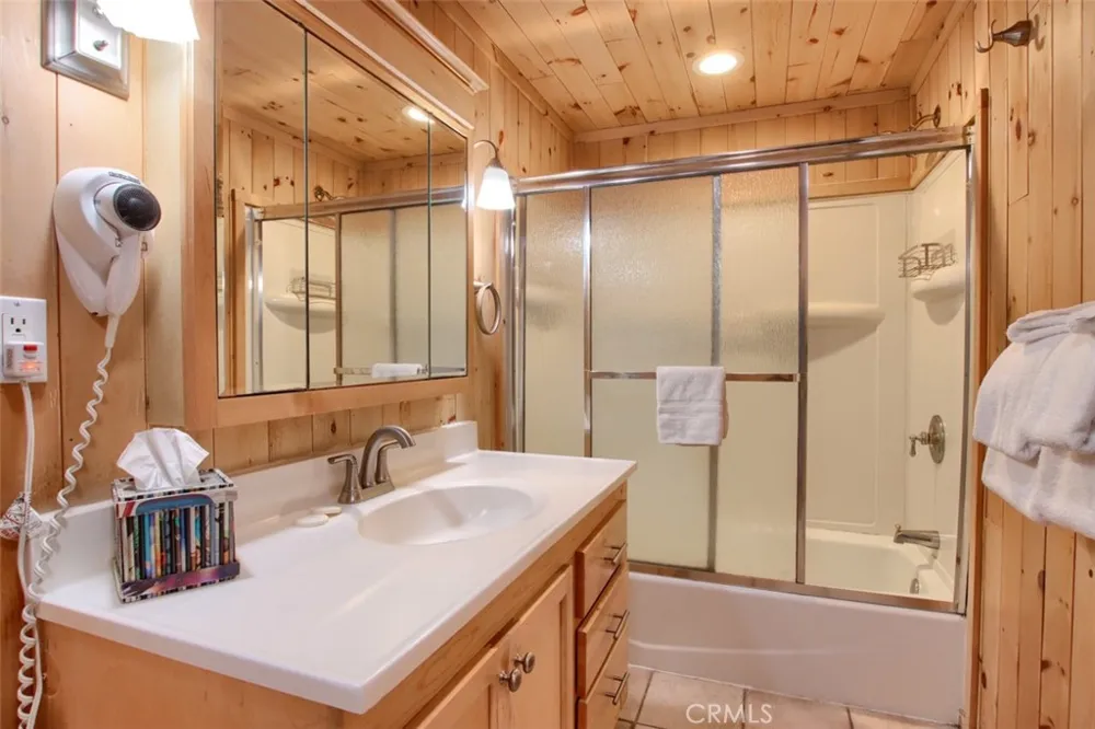 2629 Mariposa Wawona, CA 95389