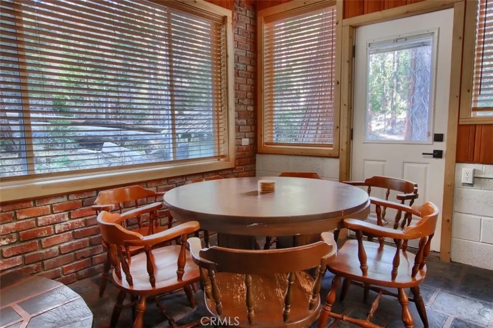 2629 Mariposa Wawona, CA 95389