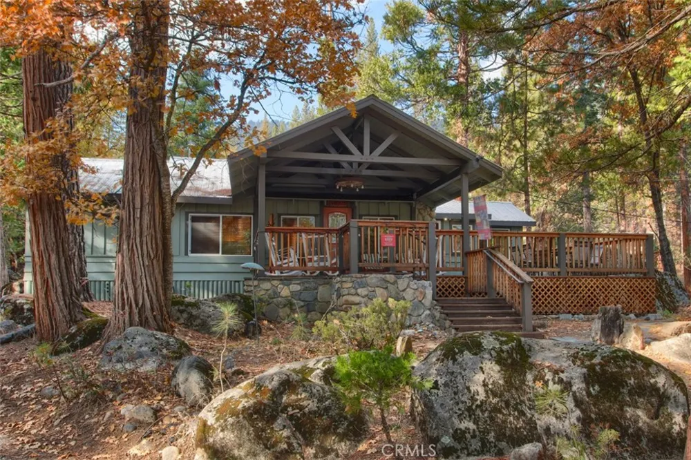 2629 Mariposa Wawona, CA 95389