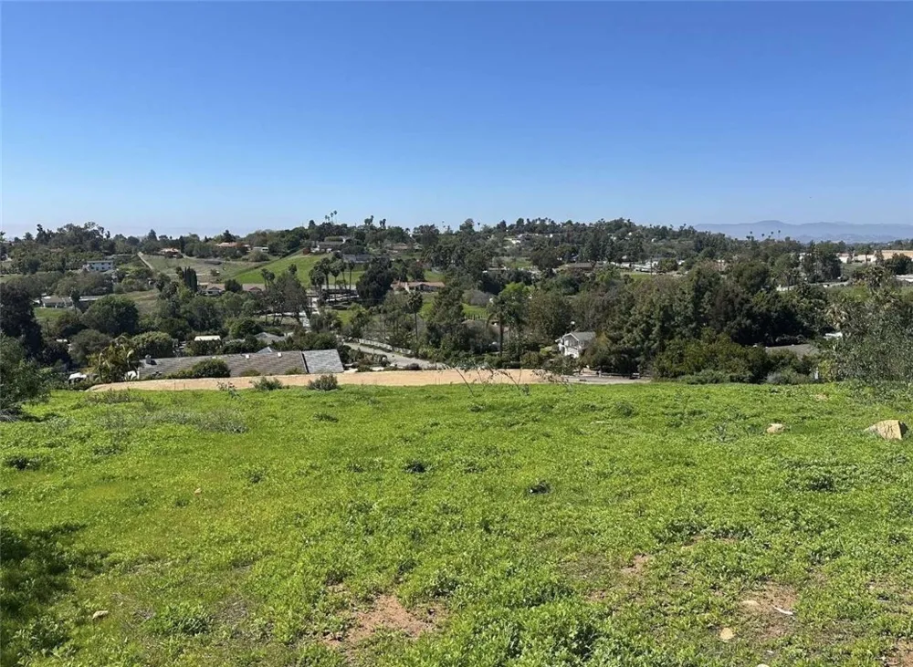 2234 Tierra Verde Road Vista, CA 92084