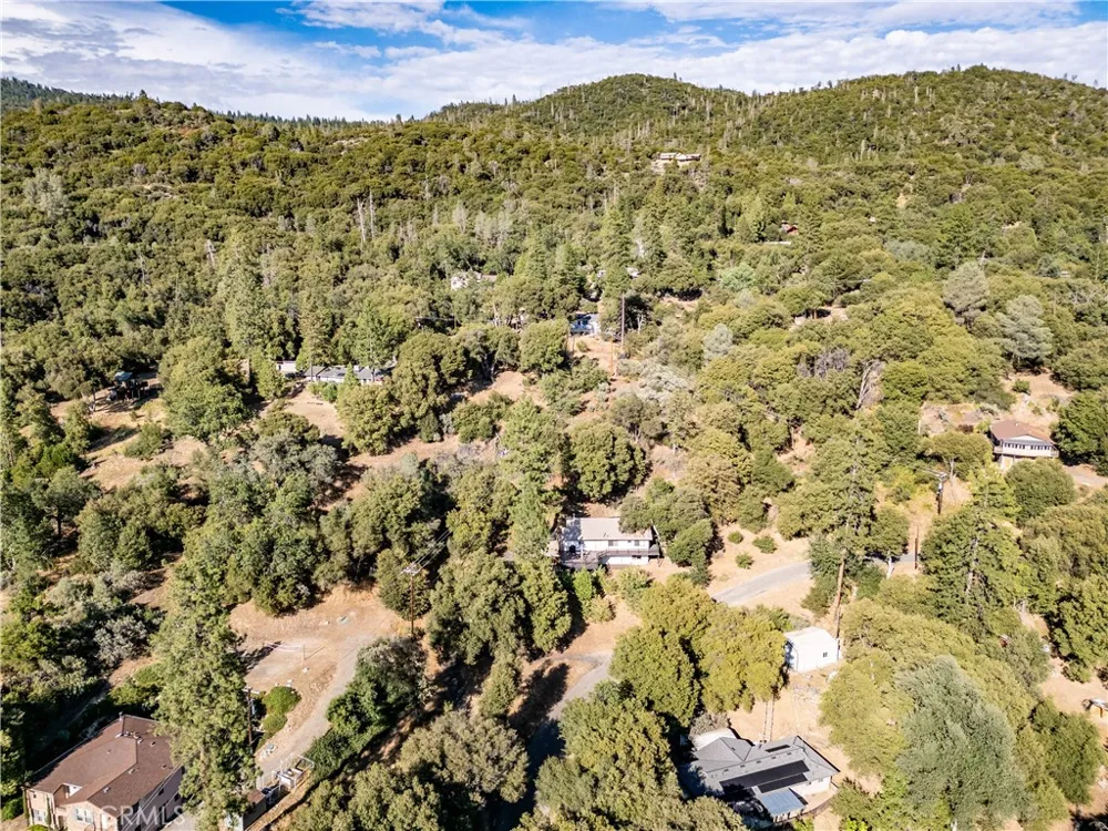 51591 Ponderosa Way Oakhurst, CA 93644