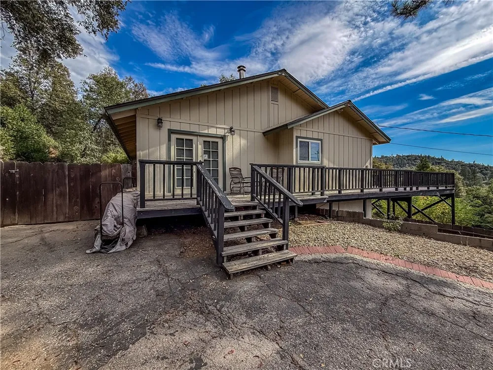 51591 Ponderosa Way Oakhurst, CA 93644