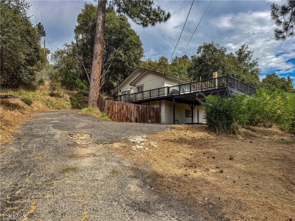 51591 Ponderosa Way Oakhurst, CA 93644
