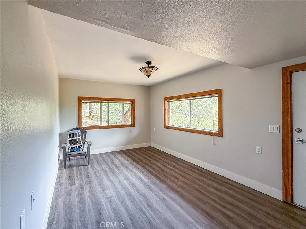 51591 Ponderosa Way Oakhurst, CA 93644