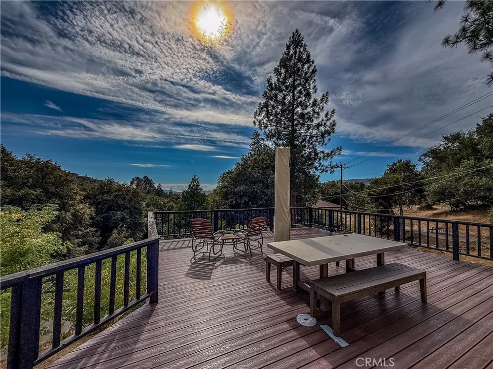 51591 Ponderosa Way Oakhurst, CA 93644