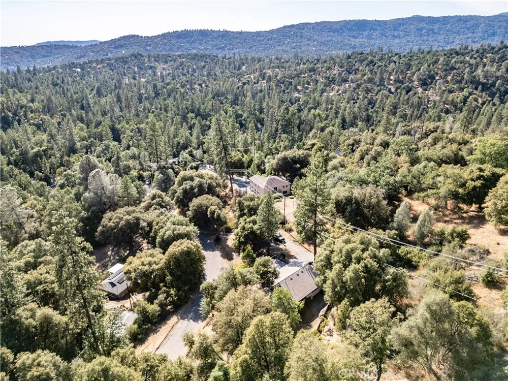 51591 Ponderosa Way Oakhurst, CA 93644