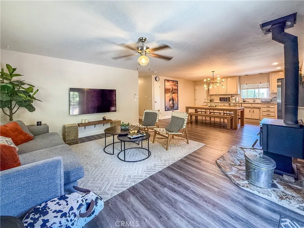 51591 Ponderosa Way Oakhurst, CA 93644