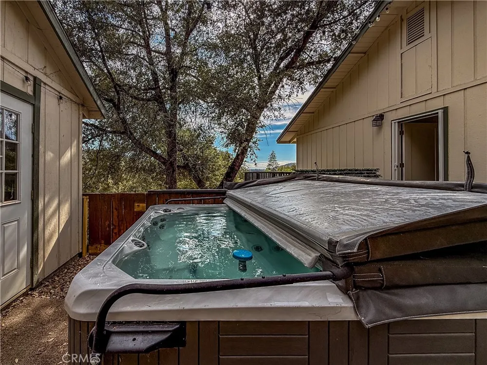 51591 Ponderosa Way Oakhurst, CA 93644