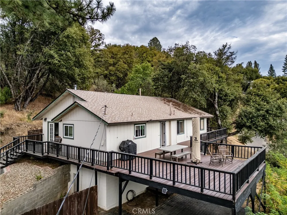 51591 Ponderosa Way Oakhurst, CA 93644