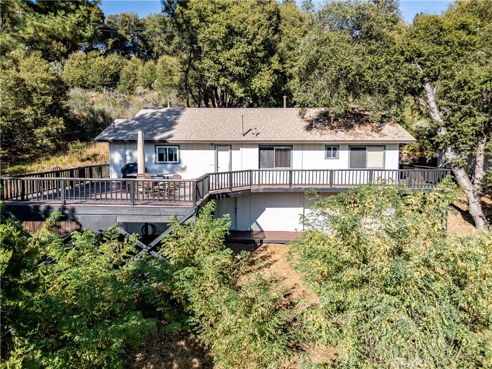 51591 Ponderosa Way Oakhurst, CA 93644