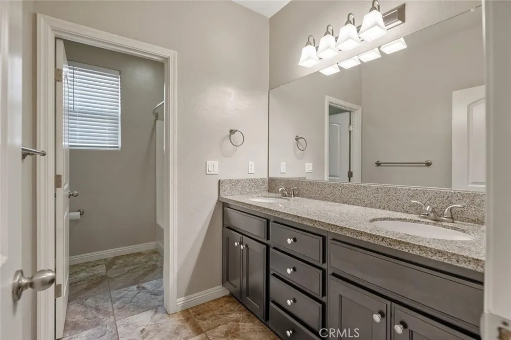 6545 W Wren Visalia, CA 93291