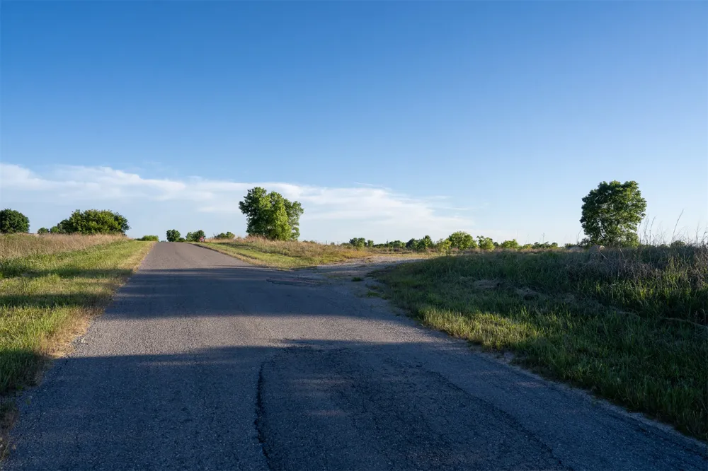 6 W County Road Tuttle, OK 73089